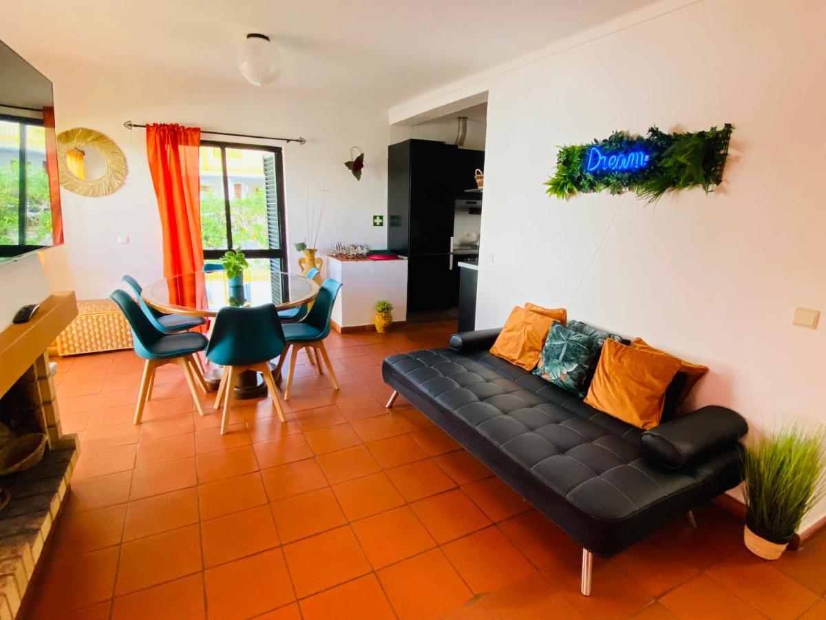 Summer House, Only 2 Minutes To The Beach In Vilamoura! Exterior photo